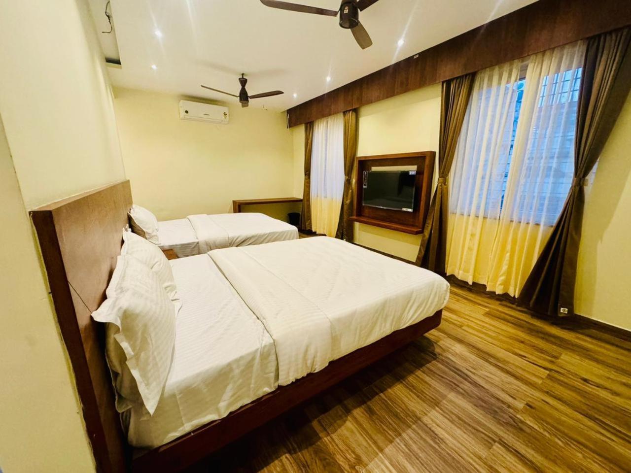 S K Legacy Hotel Mysore Exterior photo