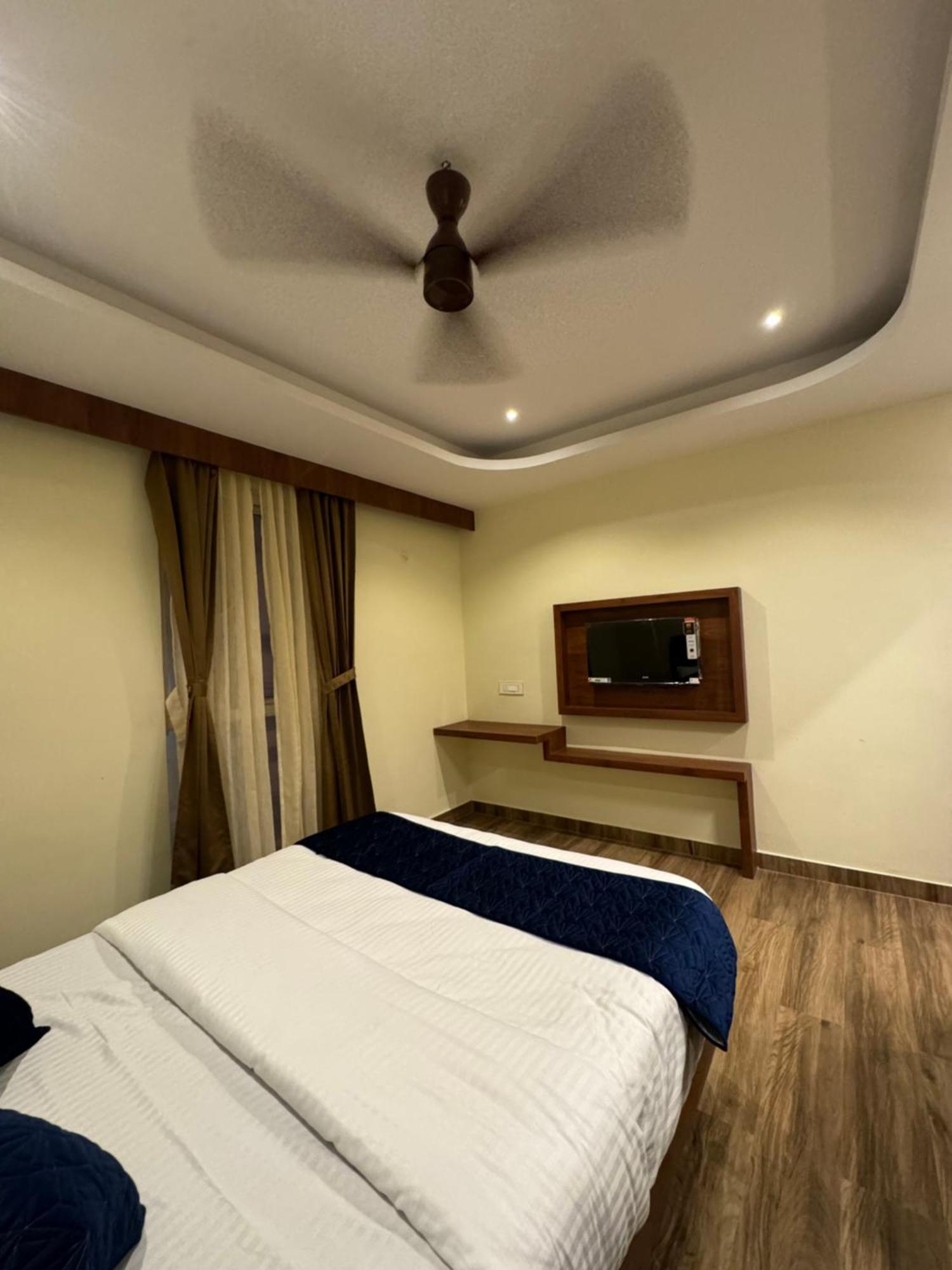 S K Legacy Hotel Mysore Exterior photo